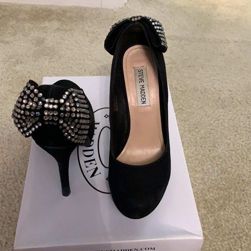 Steve Madden rhinestone bow black heel